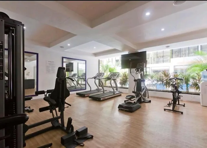 Aparthotel Aura With Balcony, Pool, Gym & Sauna 3*