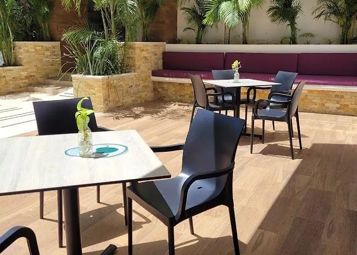 Aura With Balcony, Pool, Gym & Sauna 3*